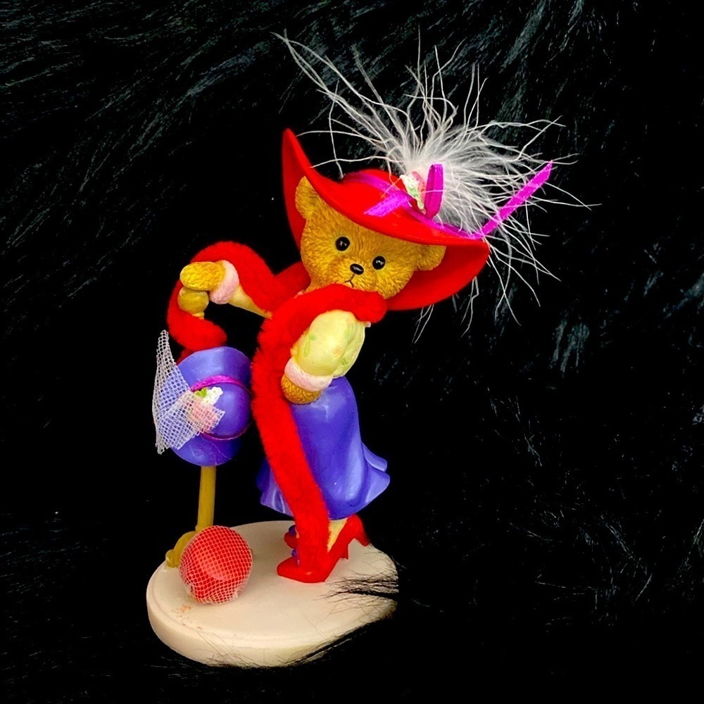 Hamilton Red hat ladies figurine Knick Knacks cute display desk office decor